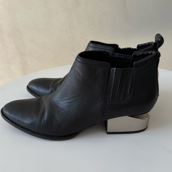 Alexander Wang Black Ankle Kori Leather/Rhodium Chelsea Boots fit 9.5 EU 40.5 - Picture 1 of 11